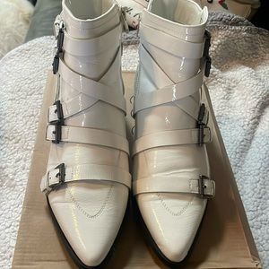 Woman’s Ankle boots